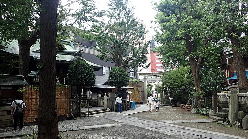 小野照崎神社の境内